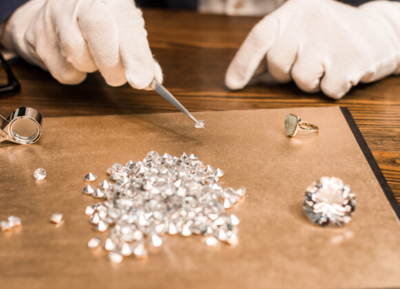 Valutazione Diamanti: Scopri il Valore Reale dei Tuoi Preziosi
